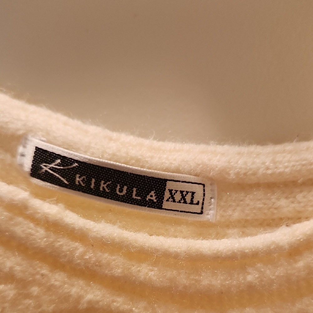 Elegant Cream Ribbed Sweater - Picture 2 of 3